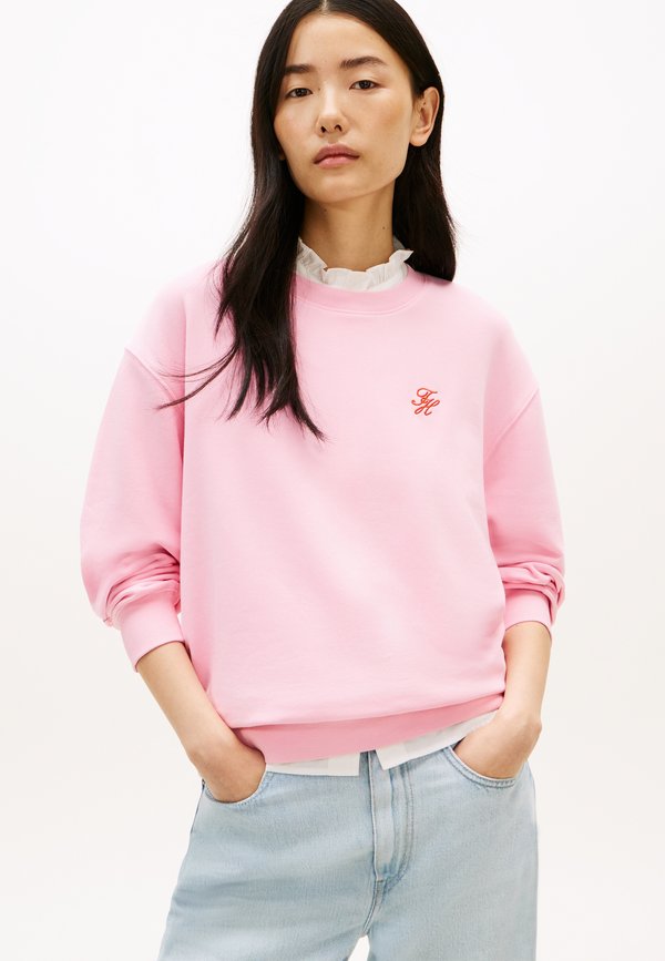 Tommy Hilfiger LOGO EMBROIDERY CREW NECK SWEATSHIRT - Sweatshirt - classic pink