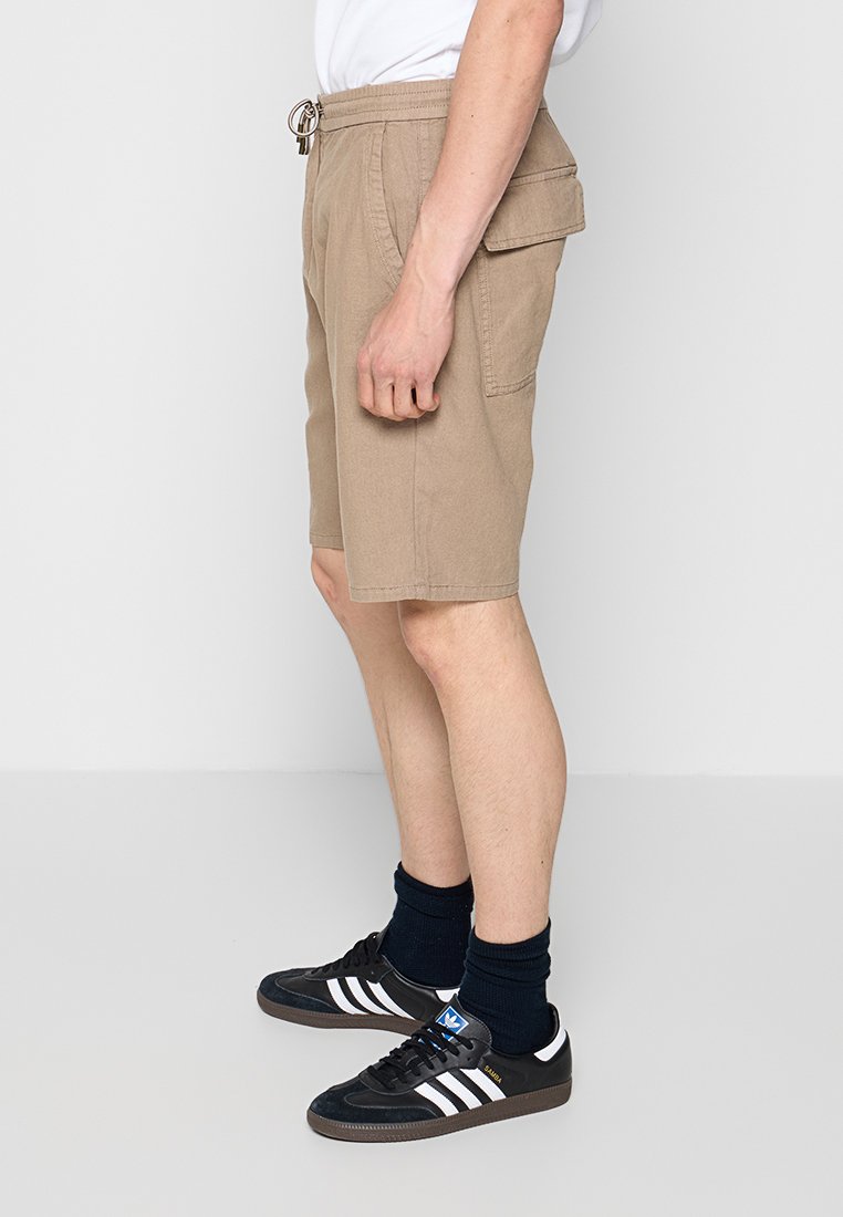 NO EXCESS Shorts Media 2