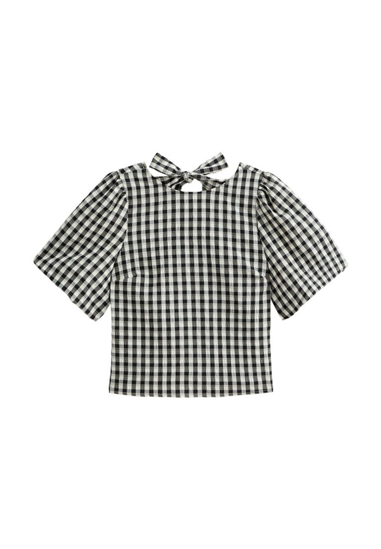 Schwarz-weißes Gingham-Oberteil mit kurzen Puffärmeln, quadratischem Ausschnitt und Schleifendetail im Rücken. Aus gewebtem Stoff gefertigt.