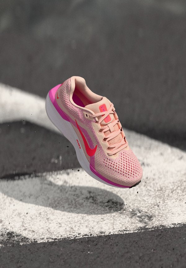Nike Performance AIR WINFLO 11 - Road running shoes - washed coral/bright crimson/fire pink/white/black