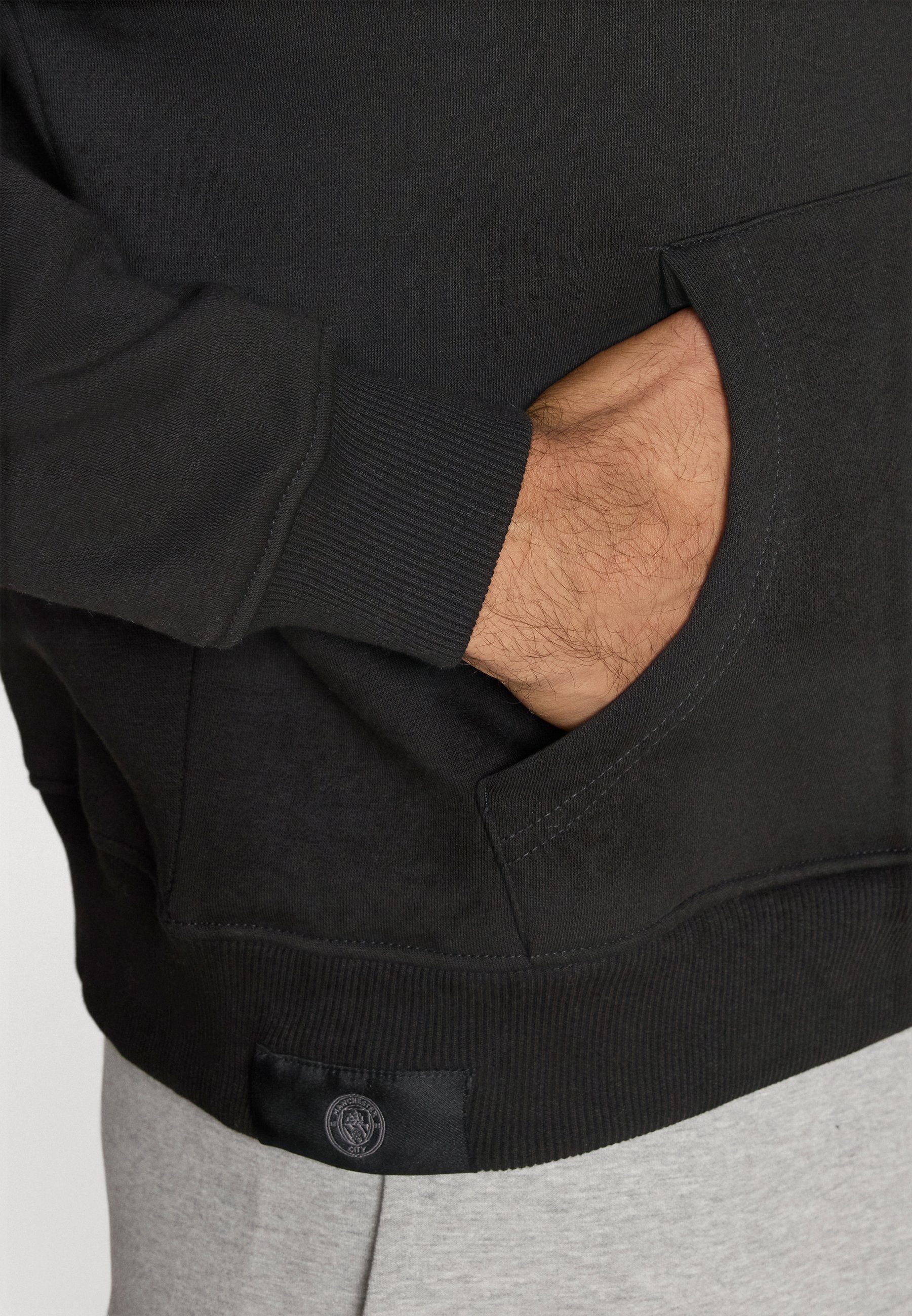 Legacies MANCHESTER CITY TRAVEL HOOD
