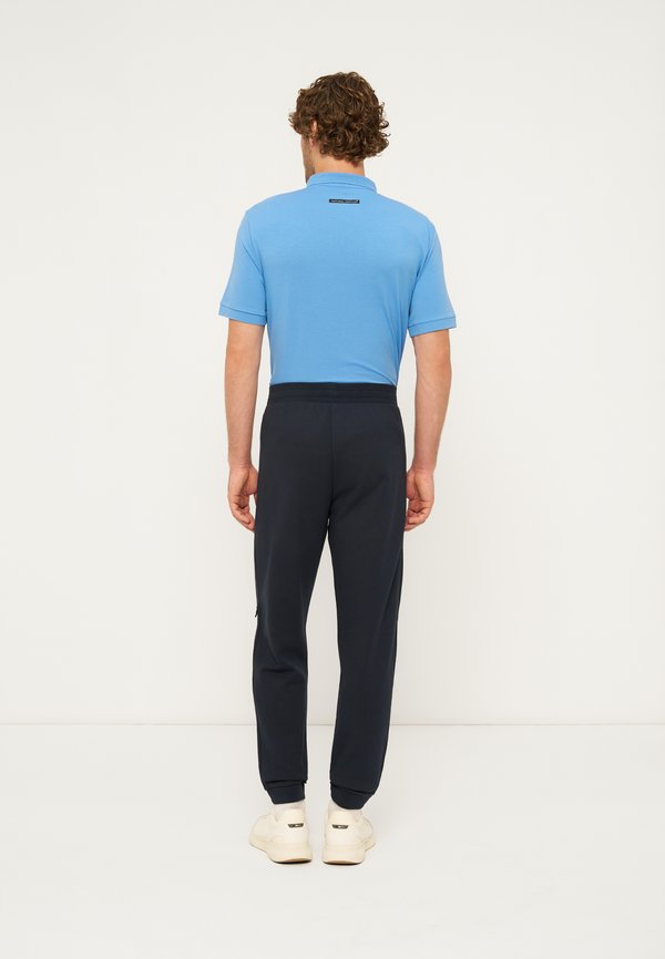 EA7 Emporio Armani