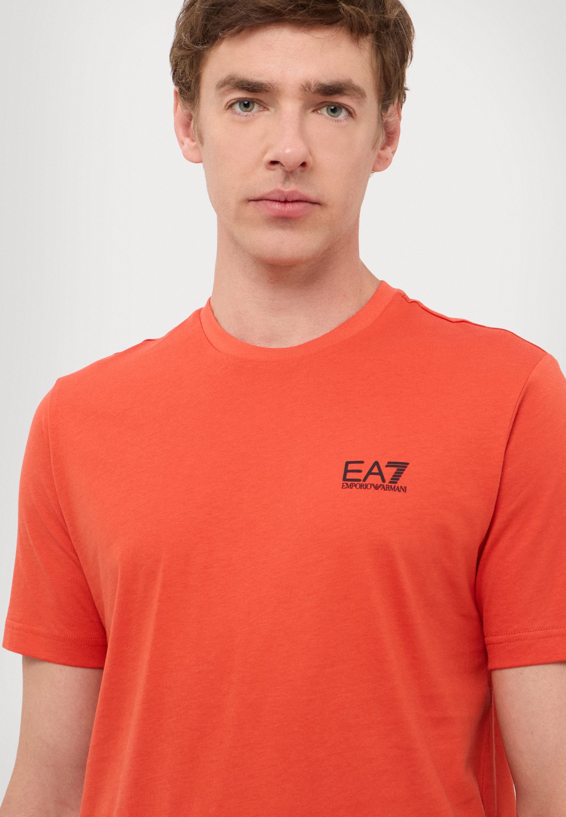 TRAIN CORE TEE UNISEX Media 6