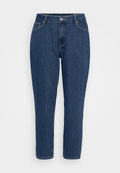 Dunkelblaue, hochgeschnittene, gerade Jeans aus Denim mit Fronttaschen, Gürtelschlaufen, Metallknopf und Reißverschluss auf weißem Hintergrund.