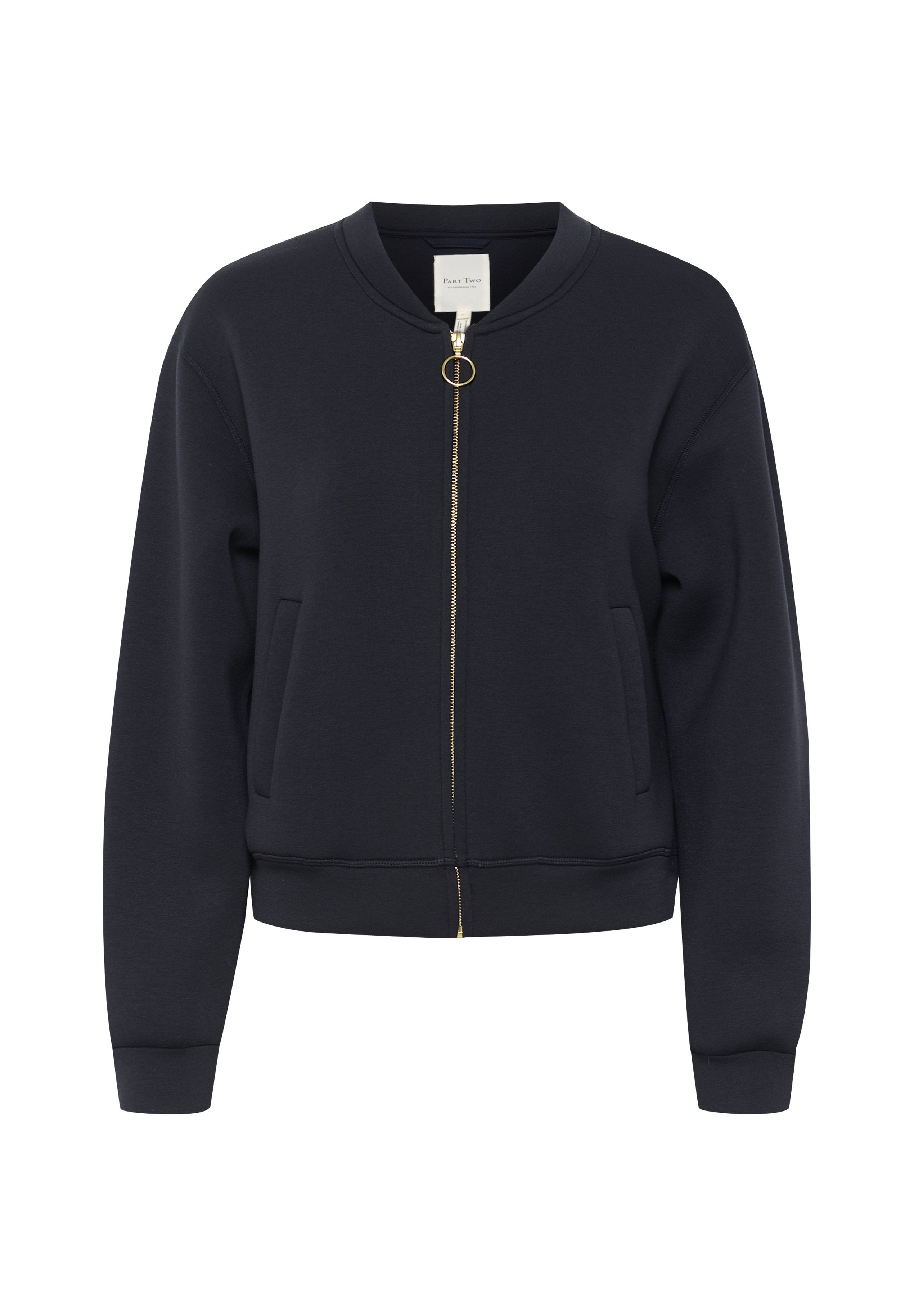 Marineblaue Sweatshirt aus weichem Material mit einem Reißverschluss vorne und einem goldenen Reißverschluss, zwei seitlichen Taschen sowie gerippten Bündchen und Saum.