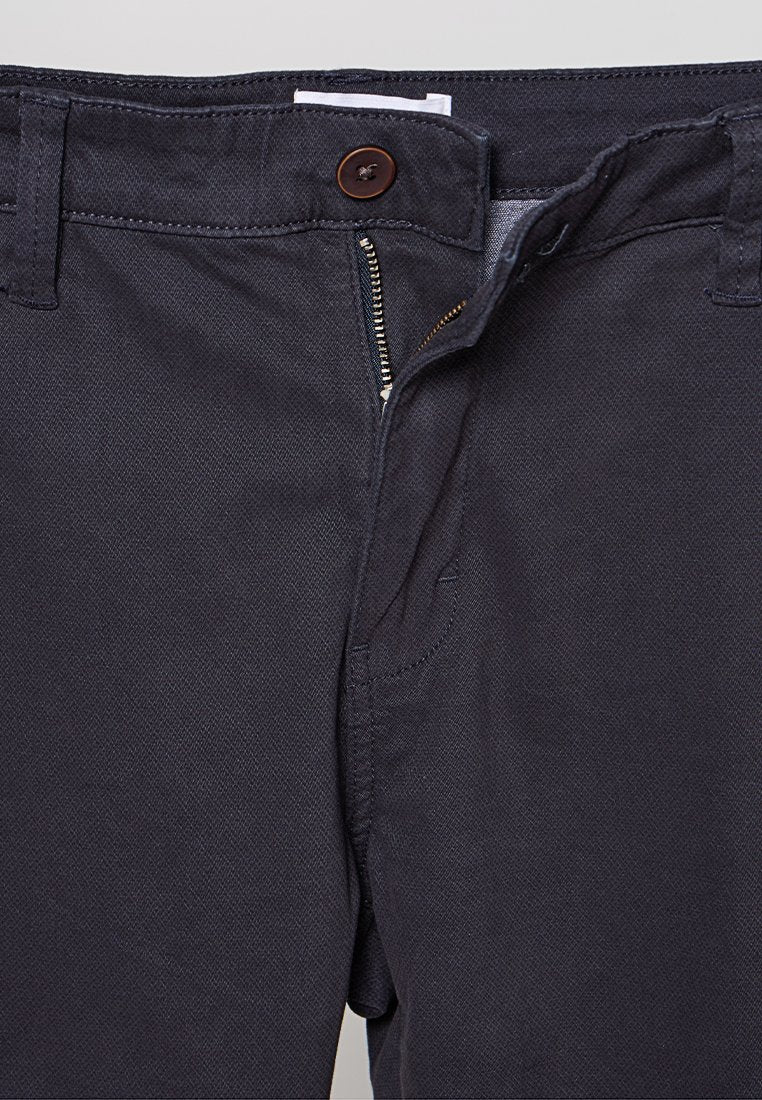 REGULAR FIT Media 4