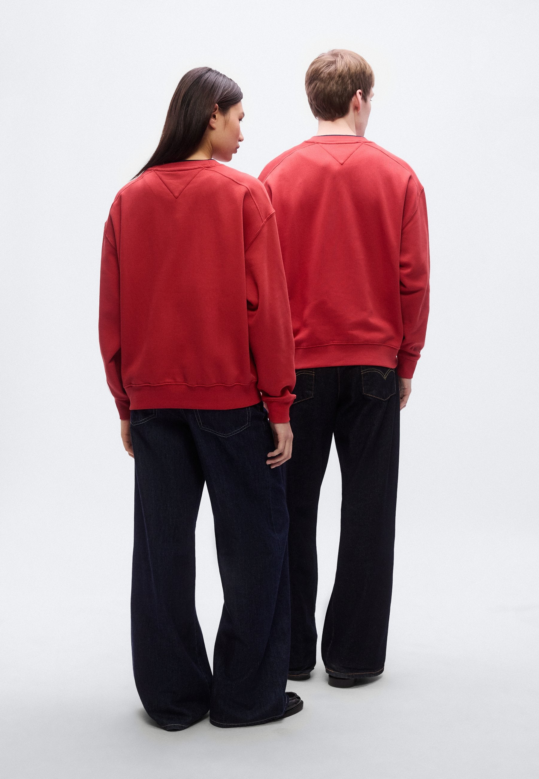 Tommy Jeans 90S LOGO APPLIQUÉ FLEECE SWEATSHIRT