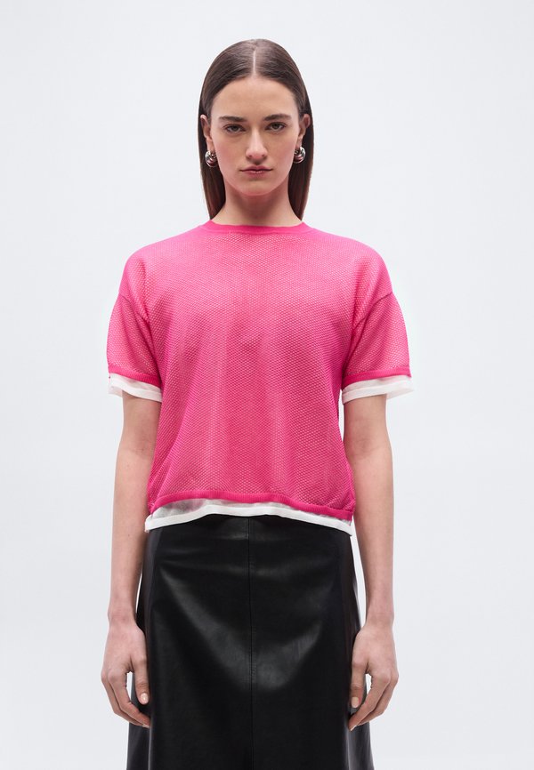 DKNY BOXY