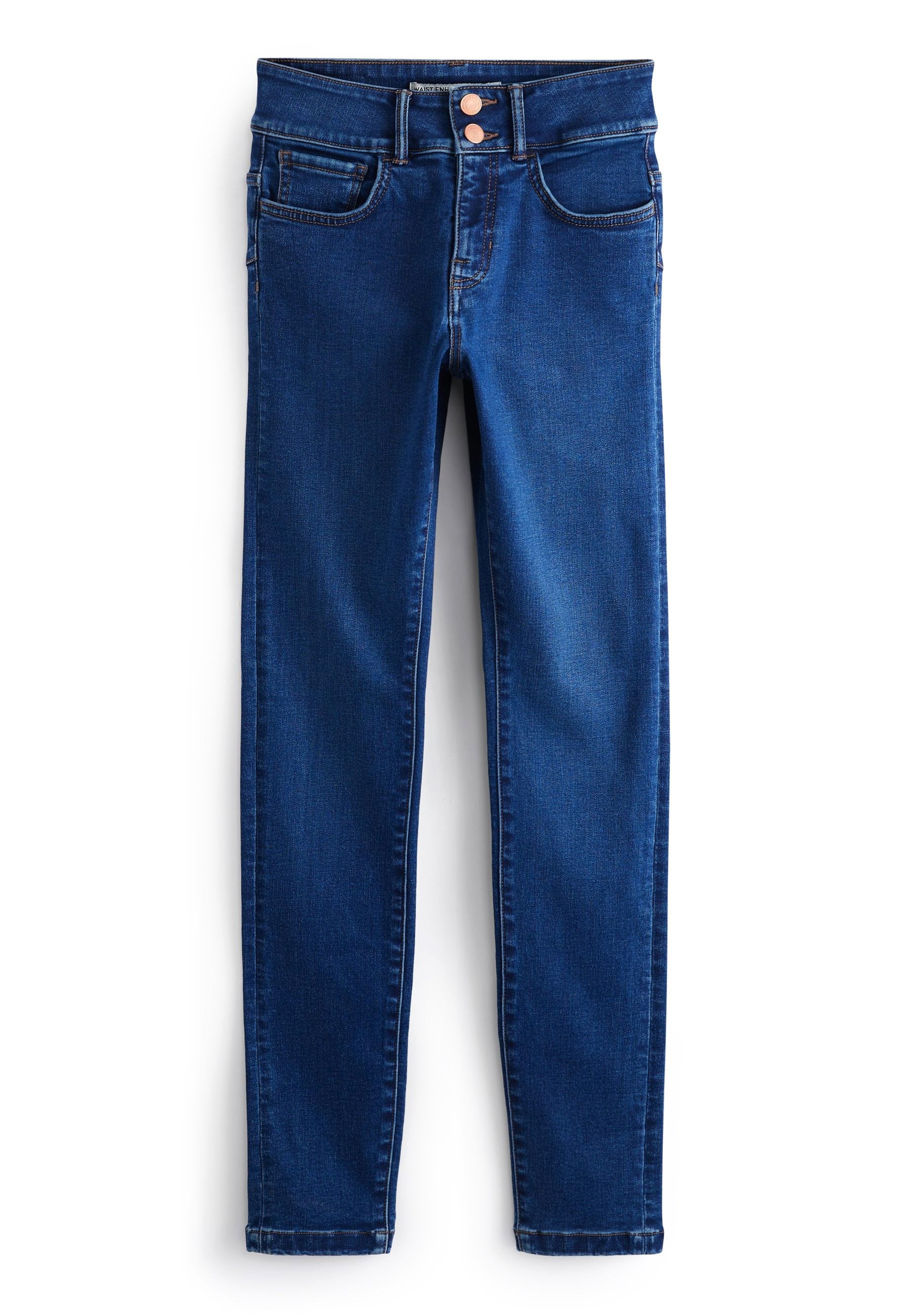 Dunkelblaue Denim-Jeans mit schlanker Passform, zwei Fronttaschen und einem Knopfverschluss mit zwei Metallknöpfen. Saubere, gerade Säume.