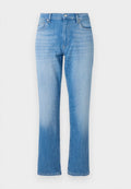 Hellblaue Jeans aus Denim mit einem geraden Bein-Schnitt, klassischem Fünf-Taschen-Design, Knopfverschluss und dezentem Ausbleichen nahe dem Saum.