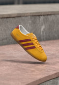 adidas Originals GAZELLE LO PRO W - Trainers - eqt yellow/semi pulse lilac