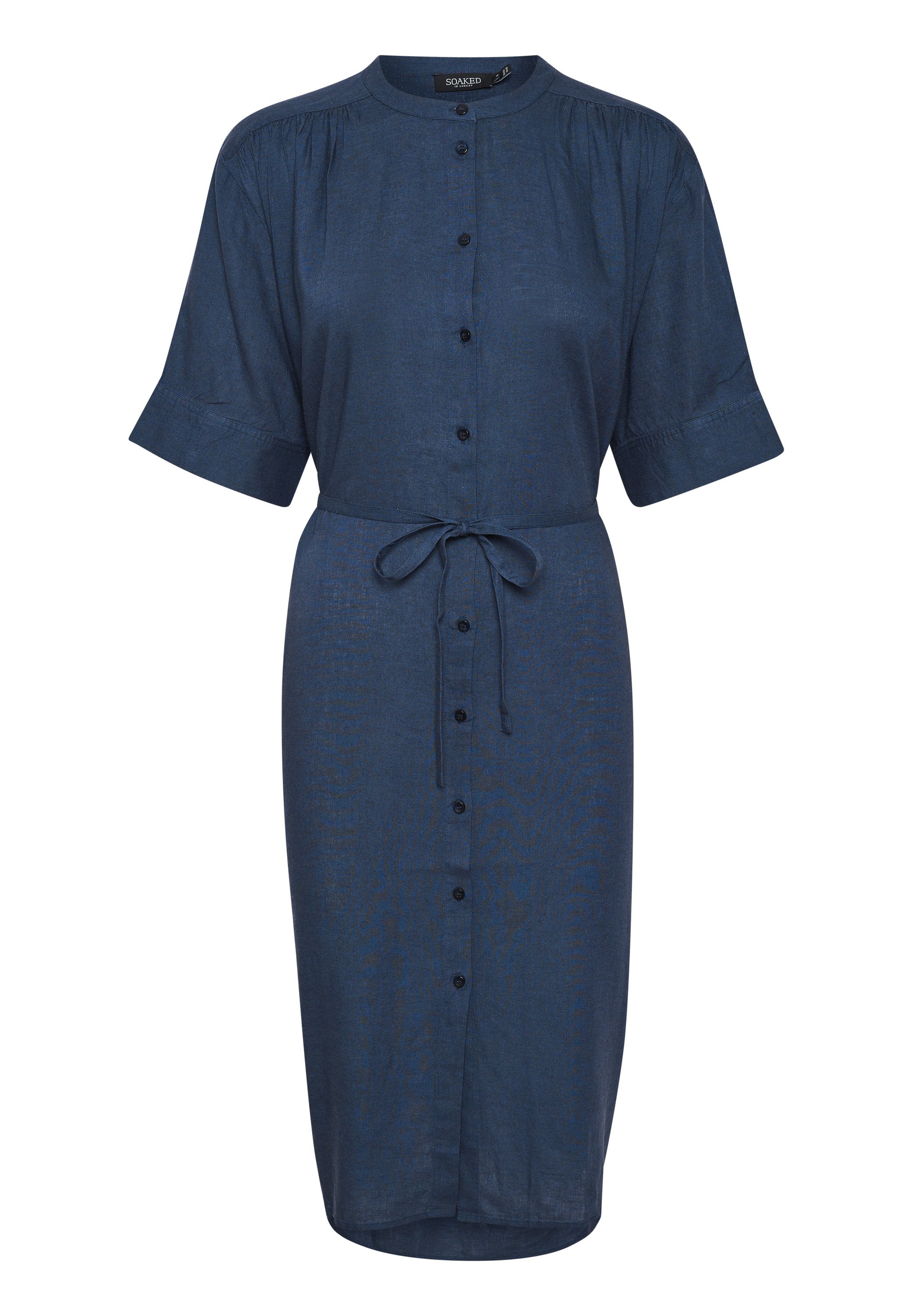 Hemdkleid in Marineblau aus leichtem Material, mit kurzen Ärmeln, tailliertem Bund mit Bindegürtel und Midi-Länge.