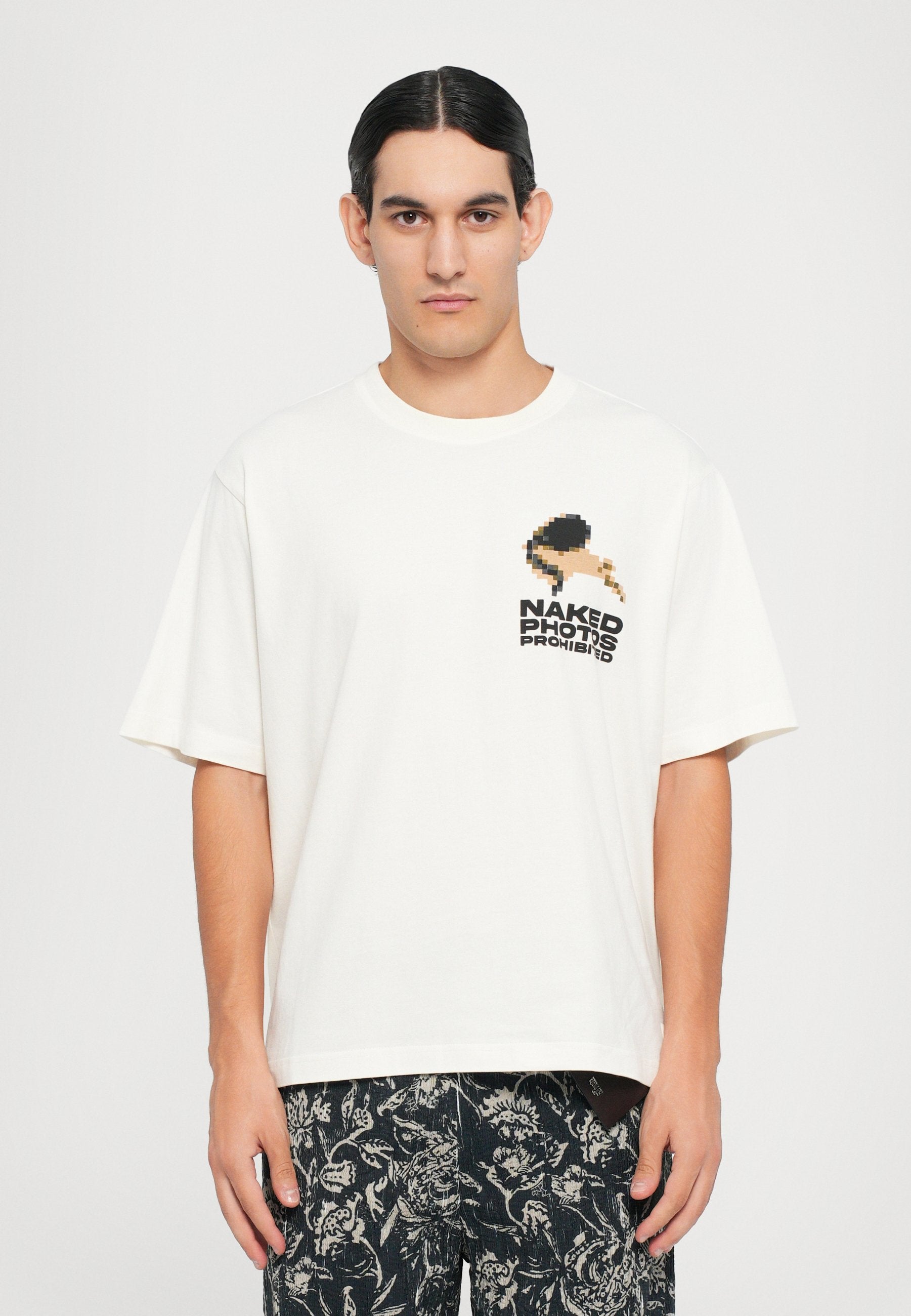 Dhruv Kapoor SIGNAGE HALF SLEEVES TEE