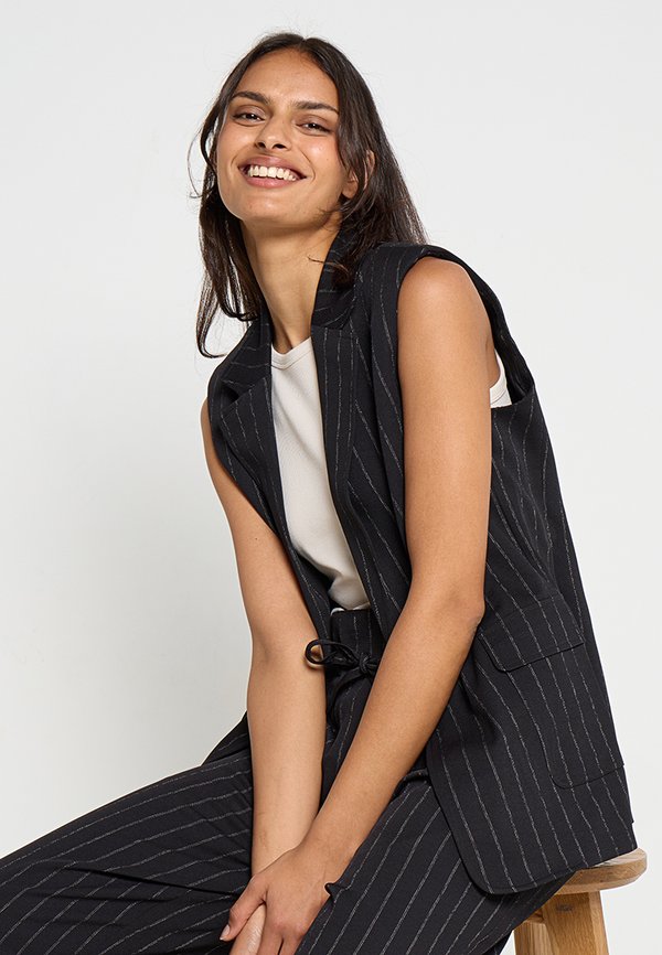 DKNY