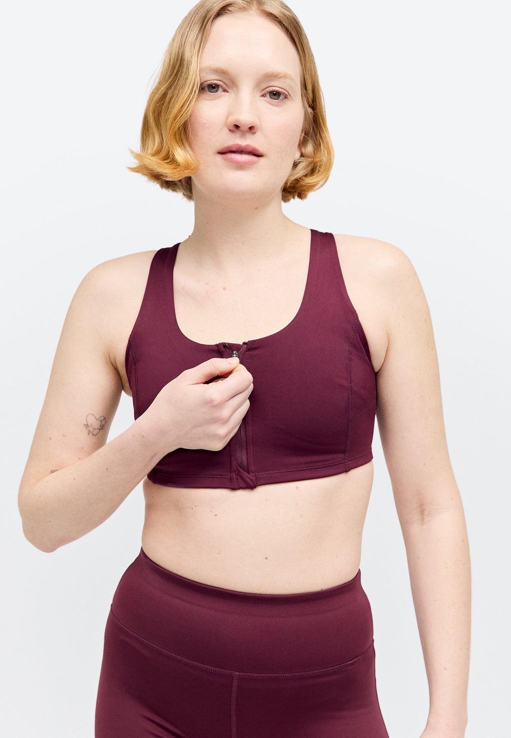 Even&Odd active MEDIUM SUPPORT BRA WITH ZIP UP FRONT & ADJUSTABLE STRAPS