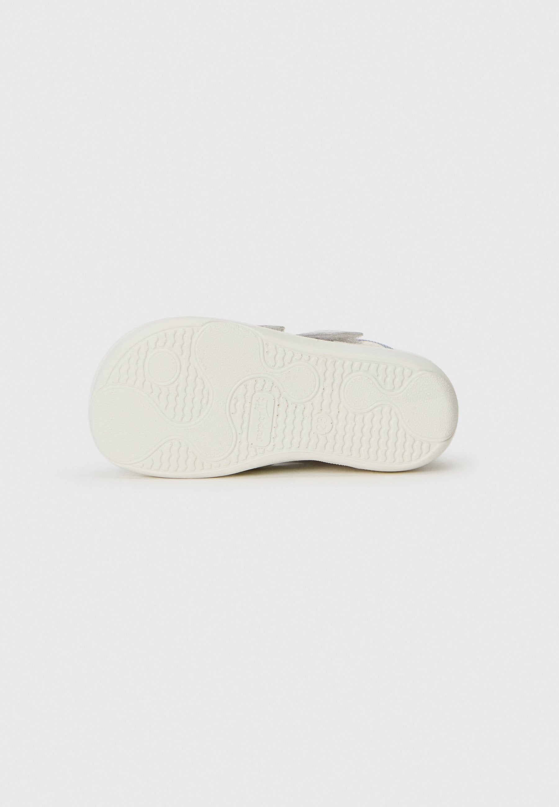 SUPERFREE UNISEX Media 6