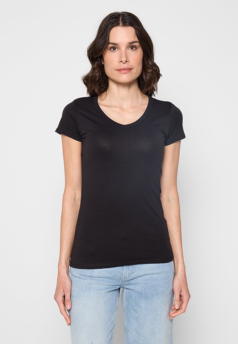 SLIM FIT 2 PACK Media 2