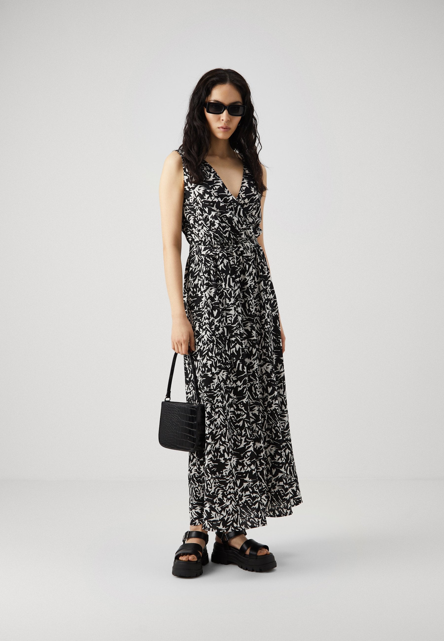 ONLNOVA LIFE LUX FIA DRESS Media 2