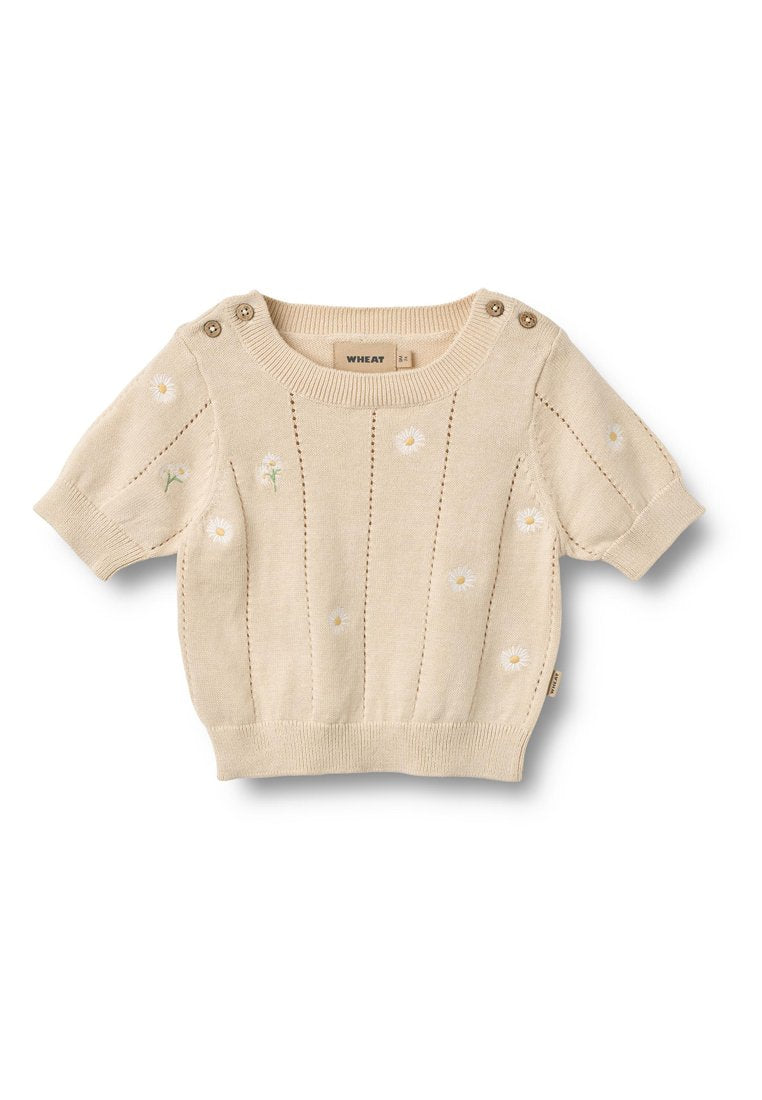 Beiger, kurzärmeliger Strickpullover mit Blumenstickerei und Knopfdetails auf der Schulter. Gerippter Saum für eine figurbetonte Passform.