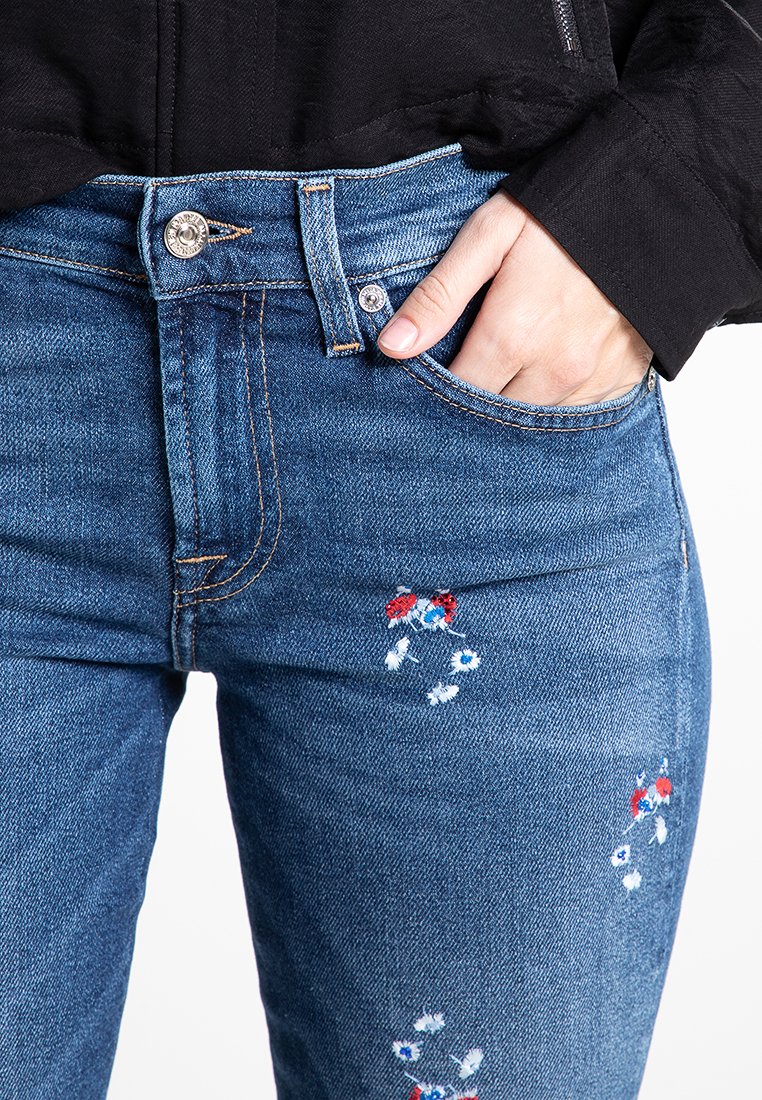 7 for all mankind