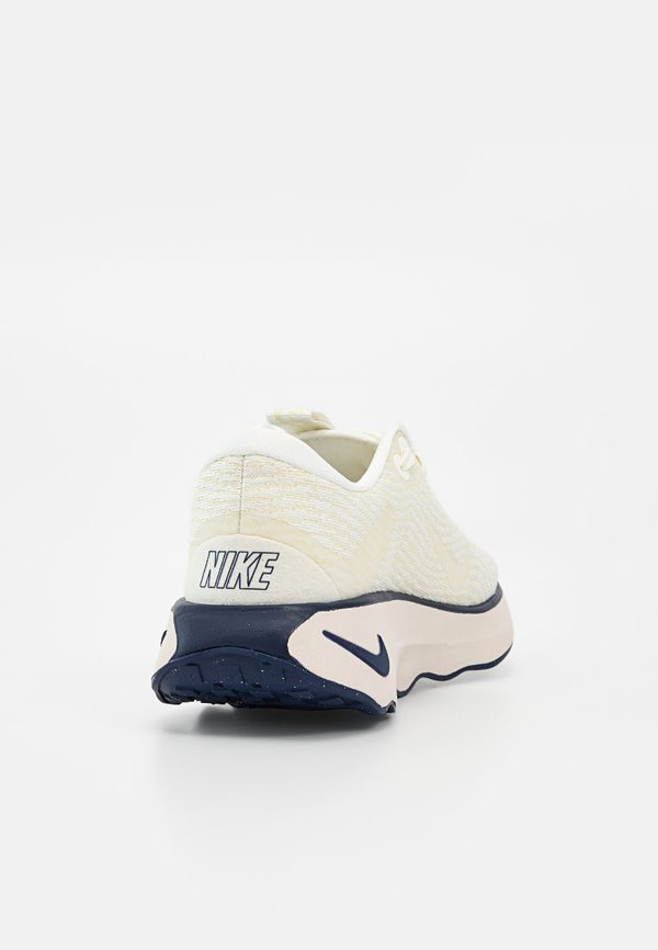 Nike Performance MOTIVA