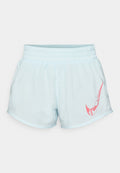 Helles Blaues Sportshorts mit elastischem Bund, ausgestattet mit einem pinken grafischen Logo auf der linken Seite und einem glatten, strukturierten Stoff.