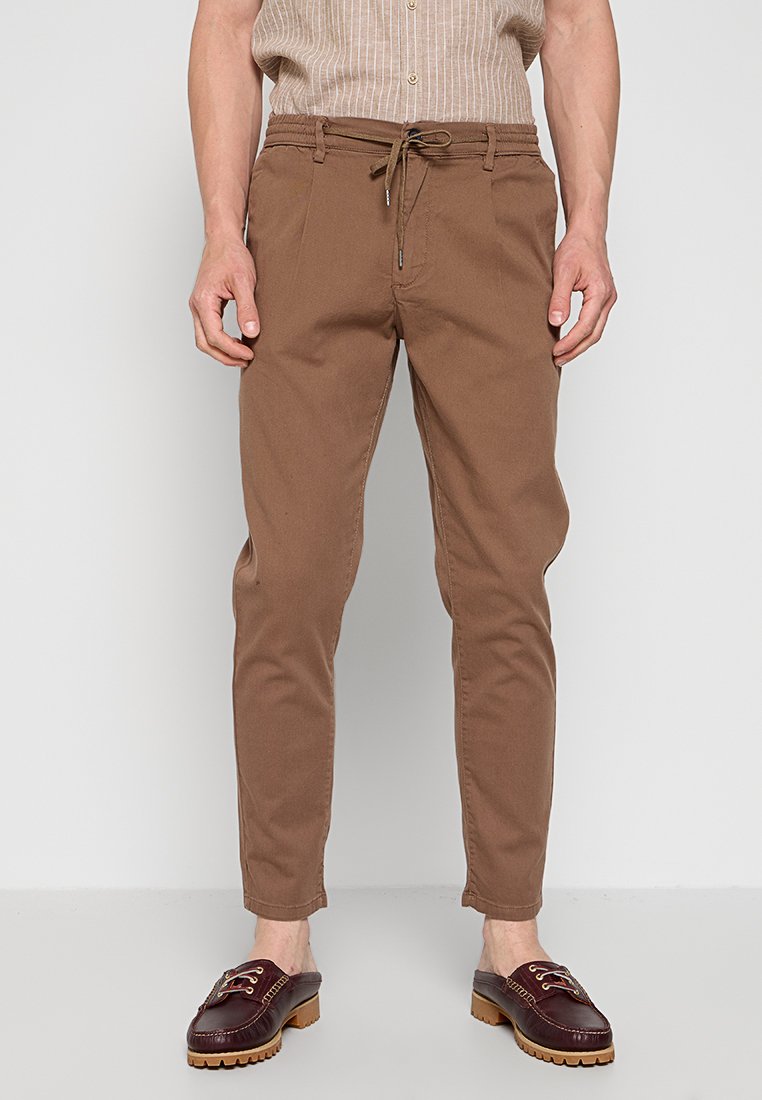 Lindbergh Chino Media 1