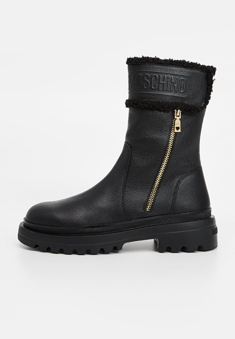 Love Moschino