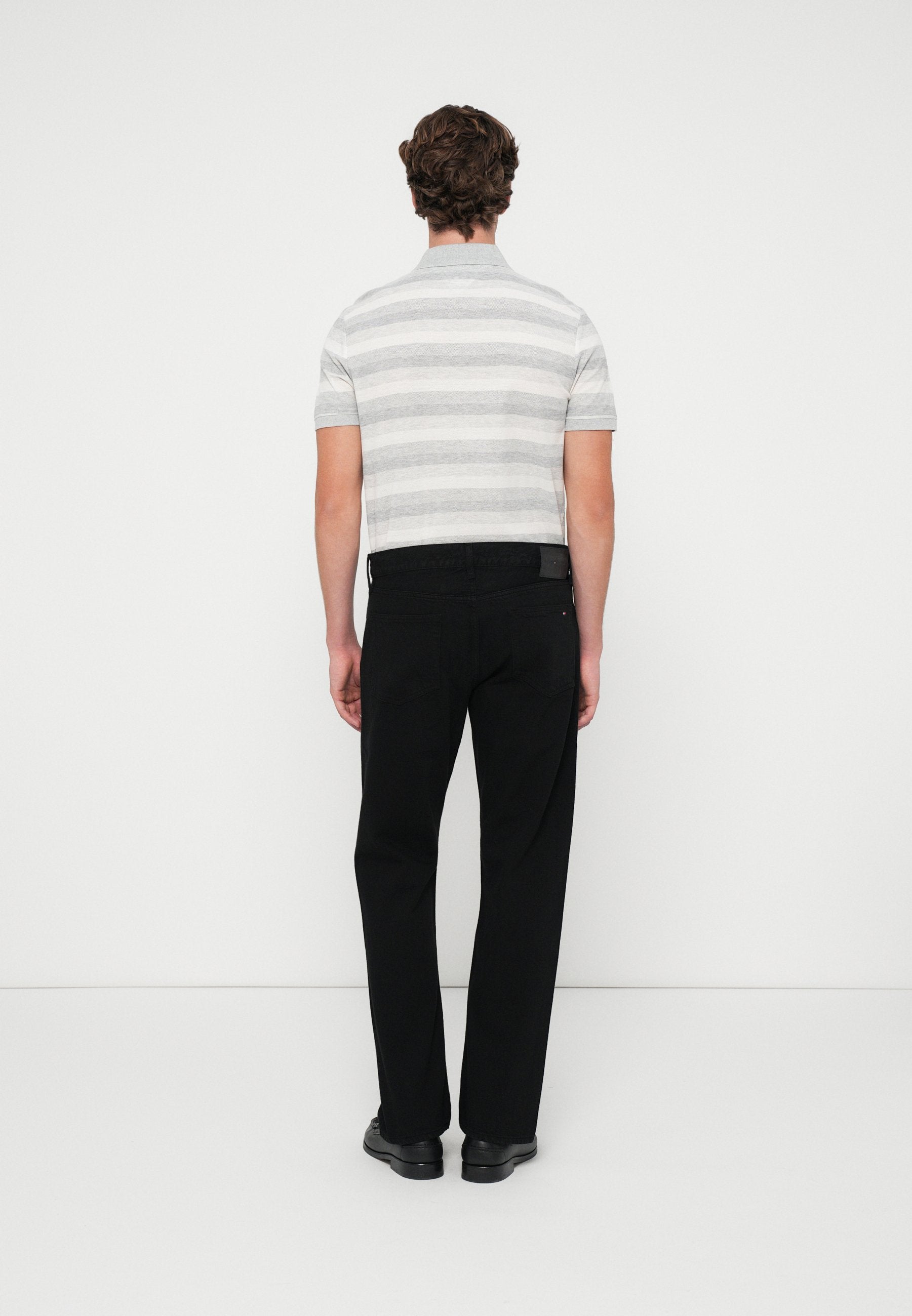 WASHED REGULAR STRAIGHT LEG BLACK JEANS Media 4