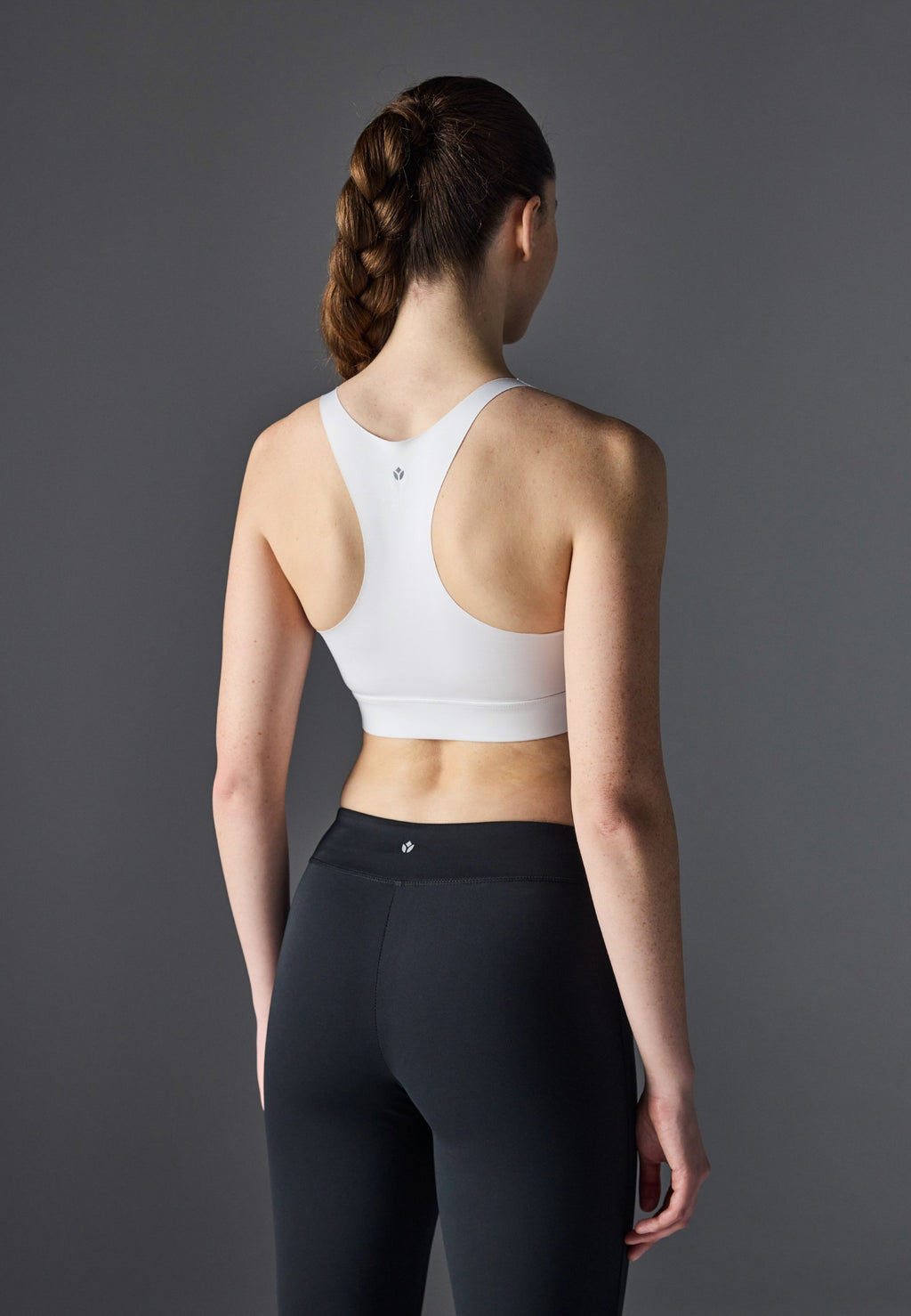 Even&Odd active MEDIUM SUPPORT SQUARE NECK SPORTS BRA WITH PADDING