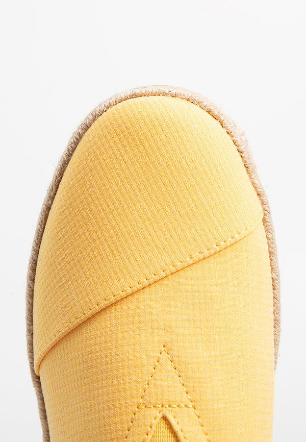 TOMS