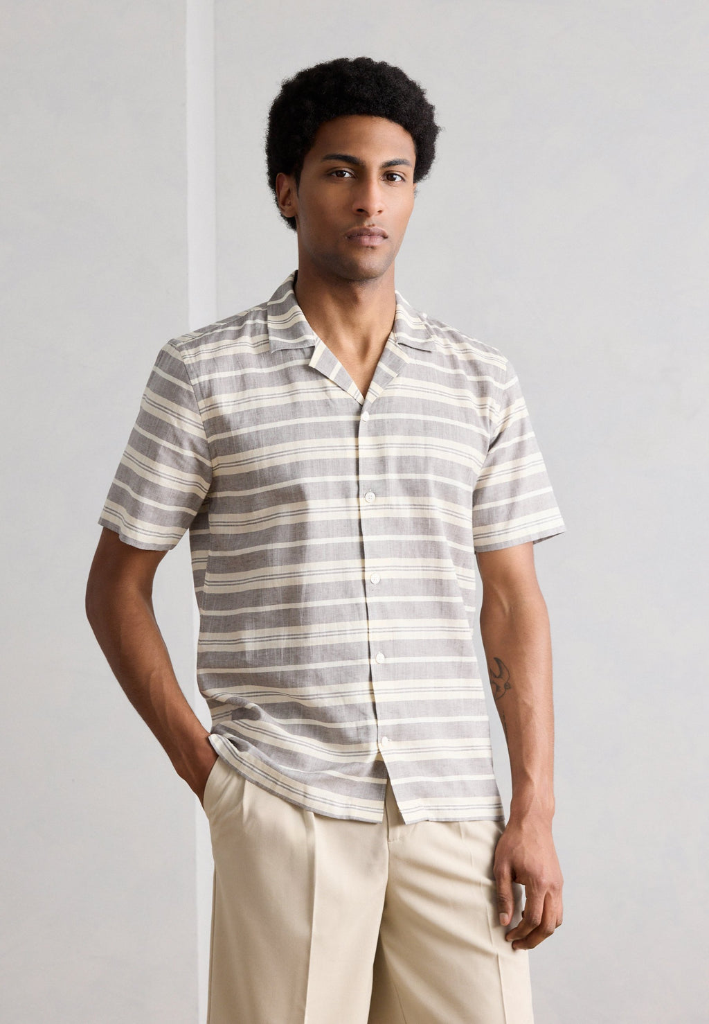 STRIPED STRUCTURE SHIRT Media 3