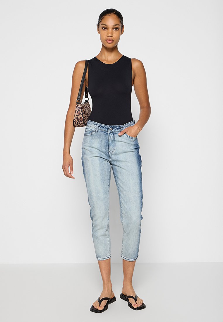Armani Exchange Jeans Tapered Fit Media 2