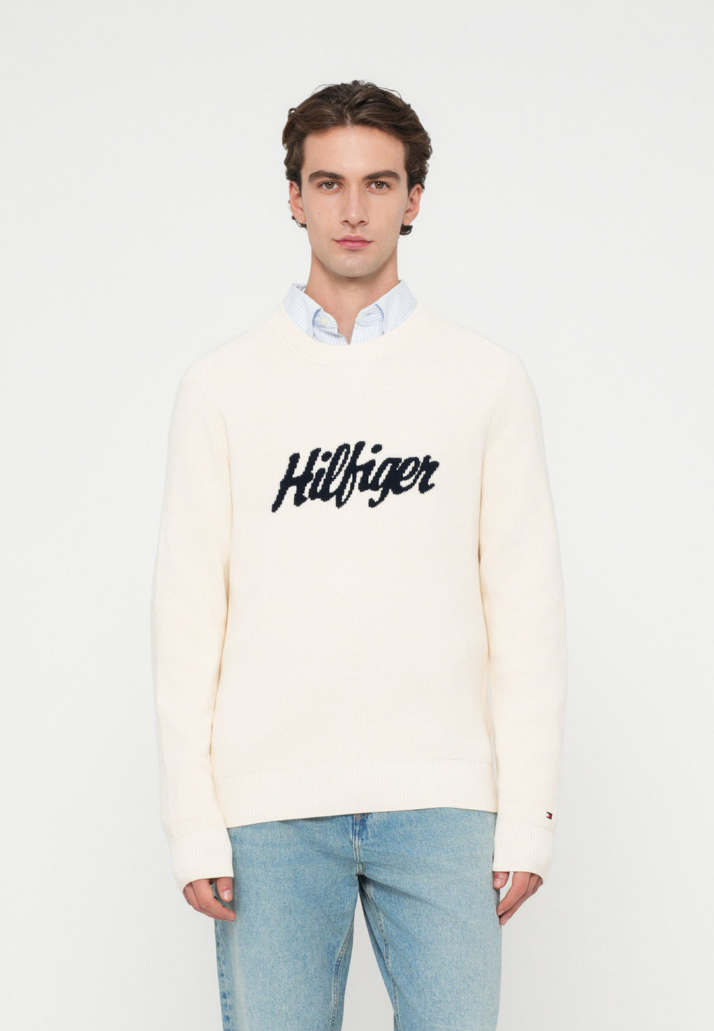 SEASONAL GRAPHIC C NECK Media 3