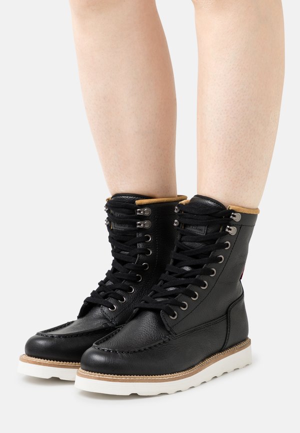 Levi's® DARROW MOCC - Lace-up ankle boots - regular black