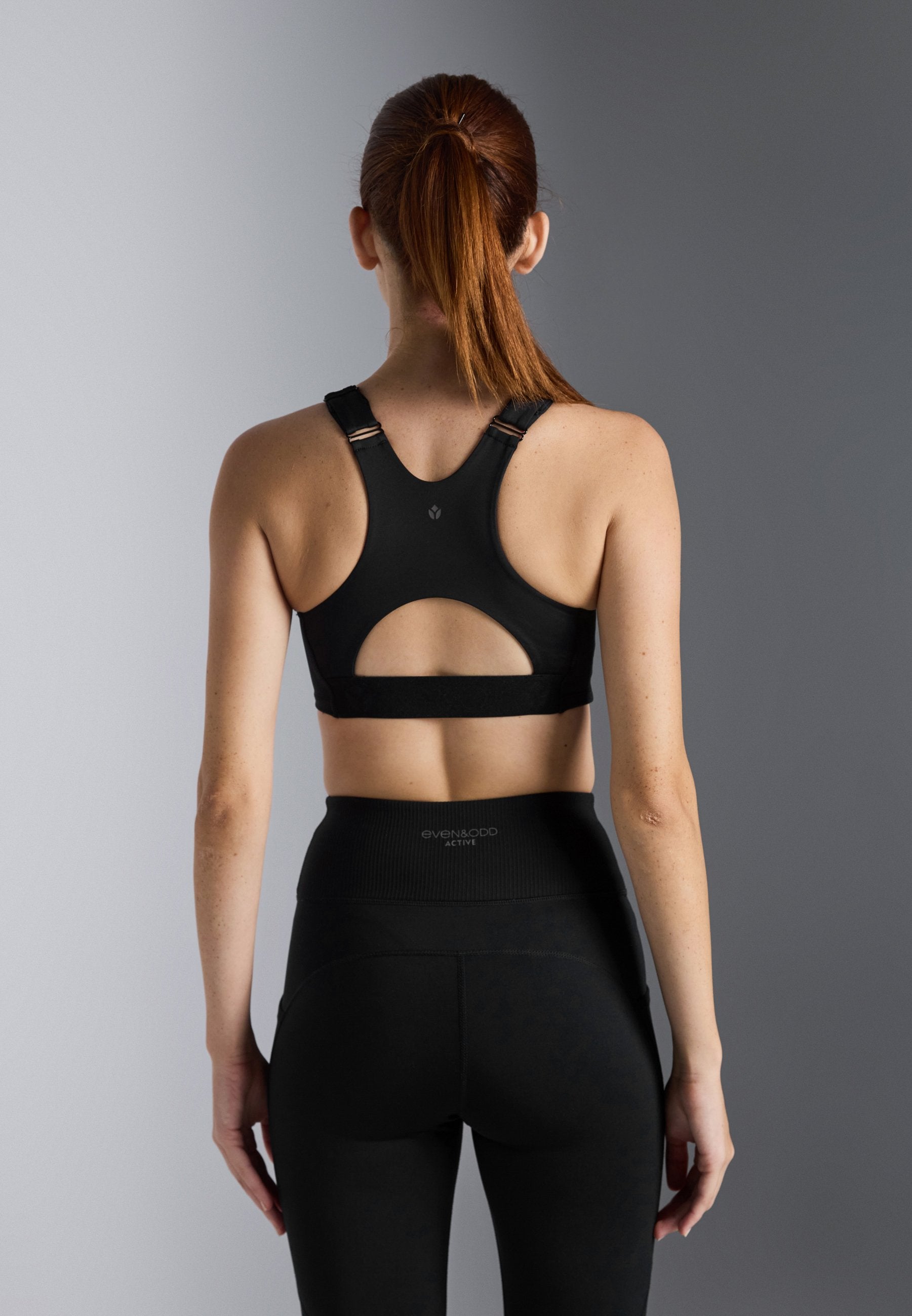 Even&Odd active MEDIUM SUPPORT BRA WITH ZIP UP FRONT & ADJUSTABLE STRAPS