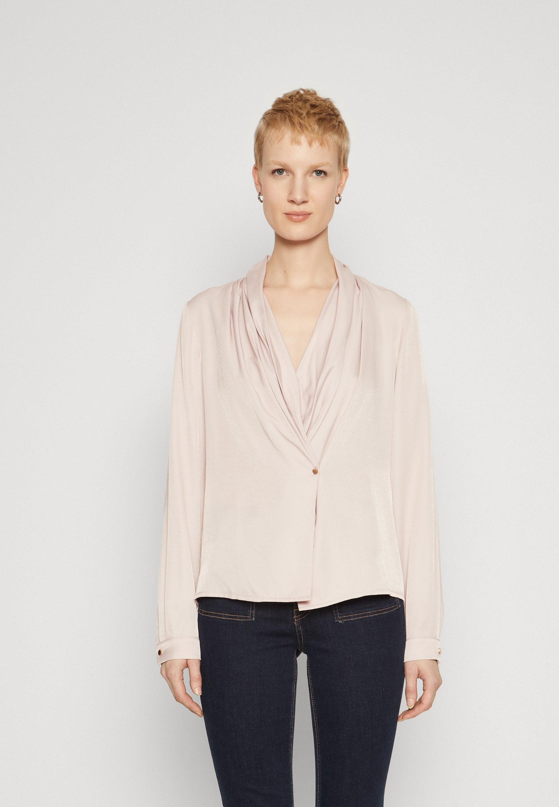Anna Field Tall
