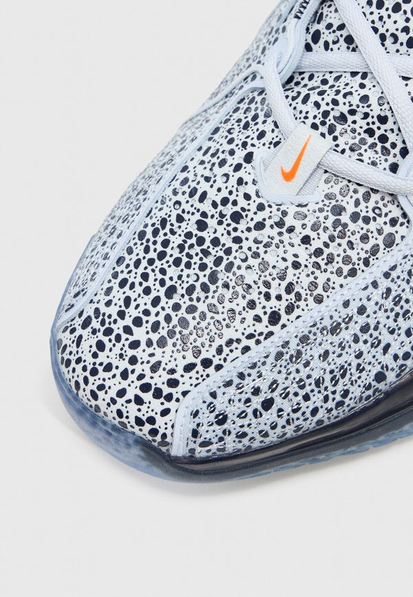 Nike Performance CUT 3
