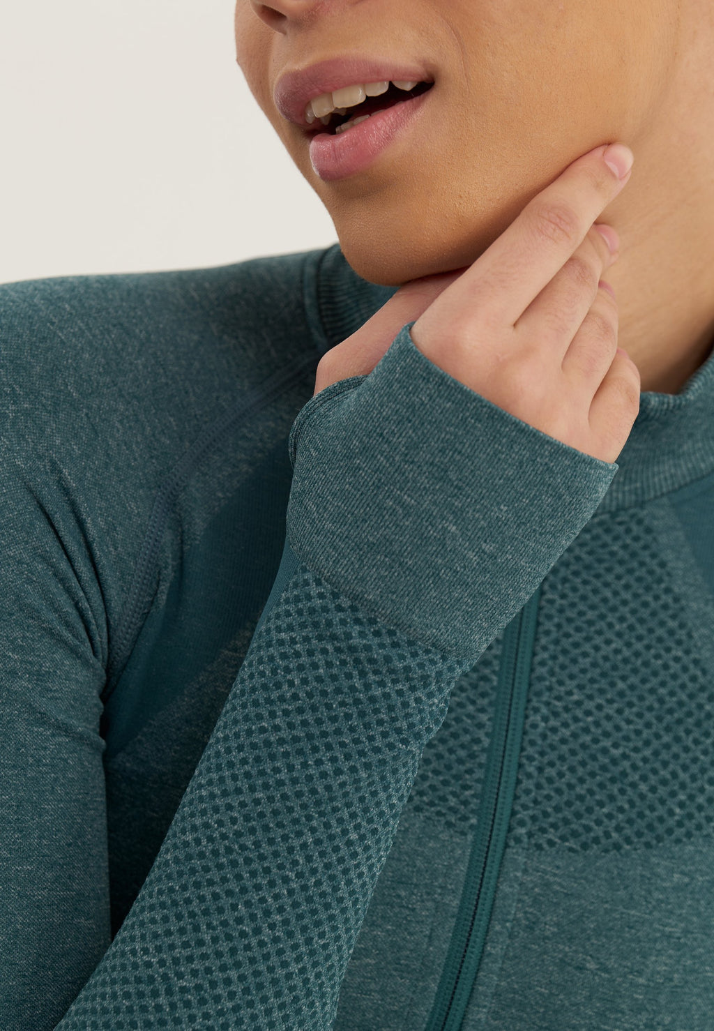 Even&Odd active SUPER HIGH NECK FULL ZIP SEAMLESS TOP WITH CONTRAST PANELLING