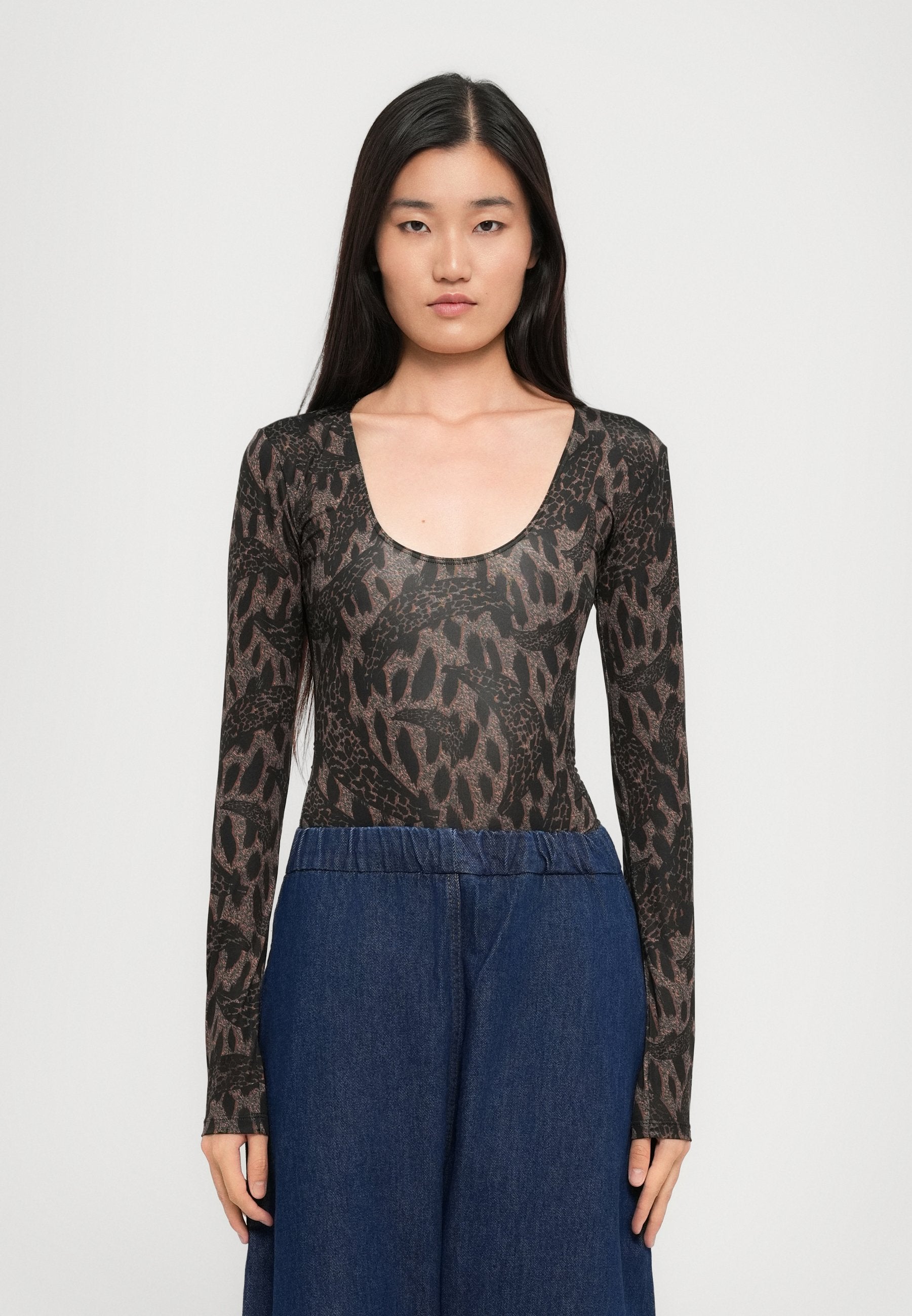 Fiorucci ANIMALIER PRINT SCOOP NECK