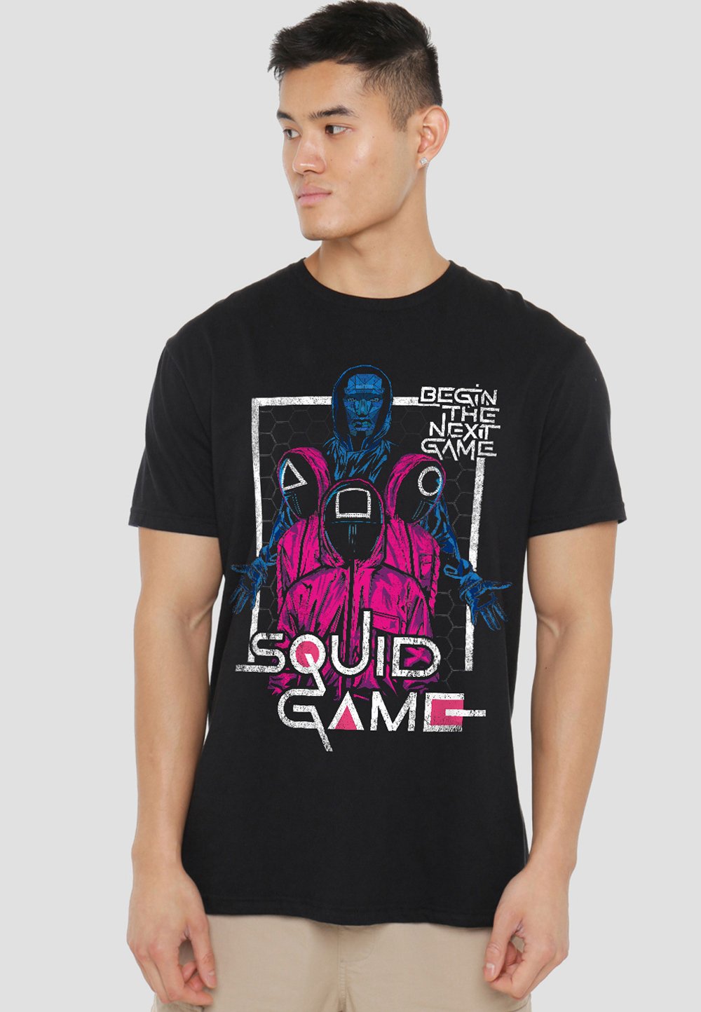 SQUID GAME FRONT GUARDS  Media 2