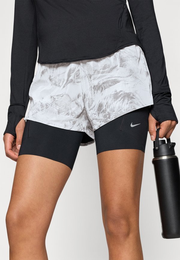 Nike Performance