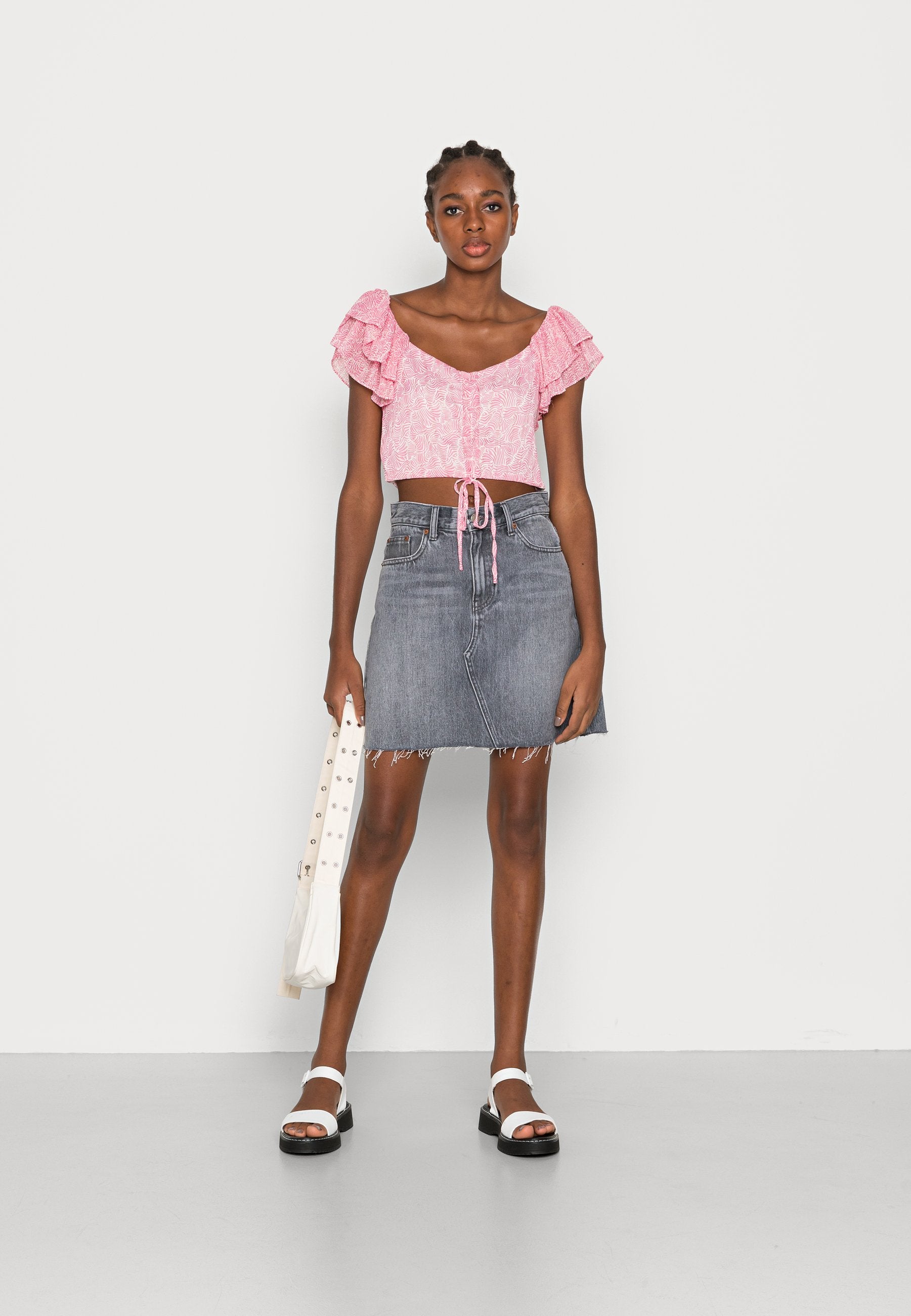 Molly Bracken YOUNG LADIES WOVEN