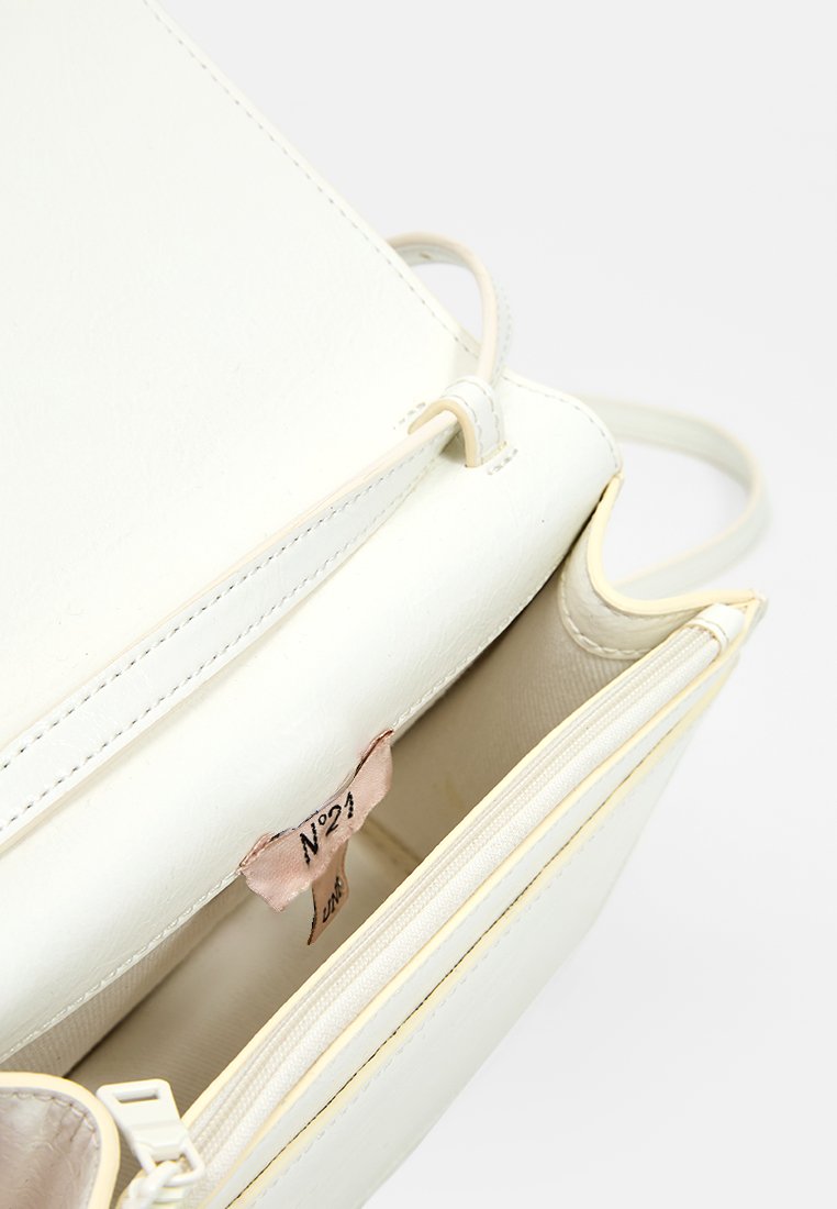 N°21 BAGS