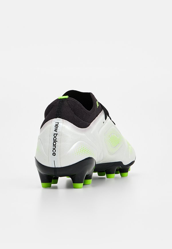 New Balance TEKELA V5 PRO
