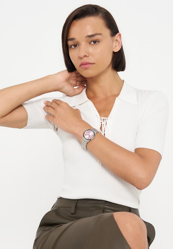 DKNY