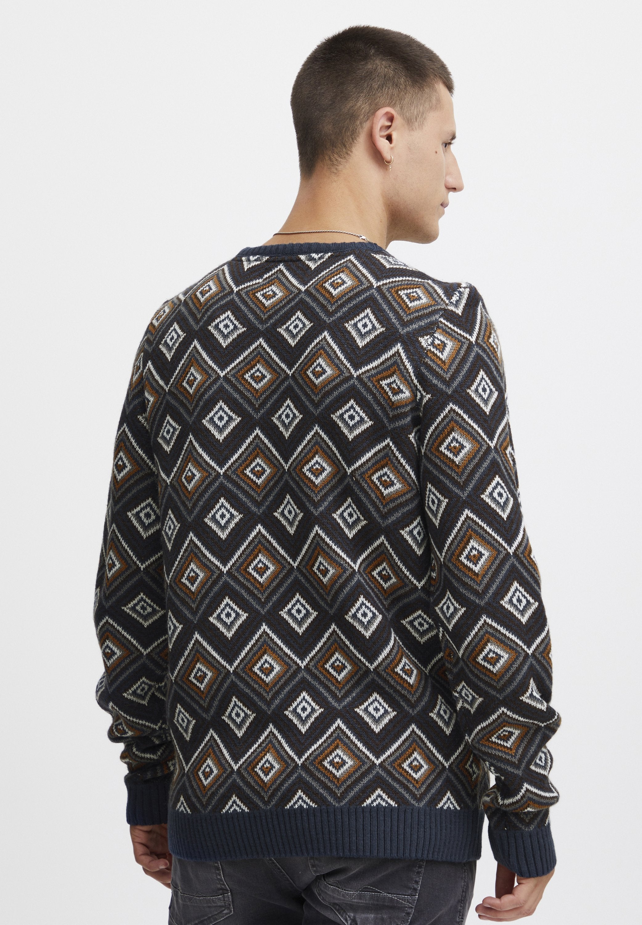BHPULLOVER Media 4
