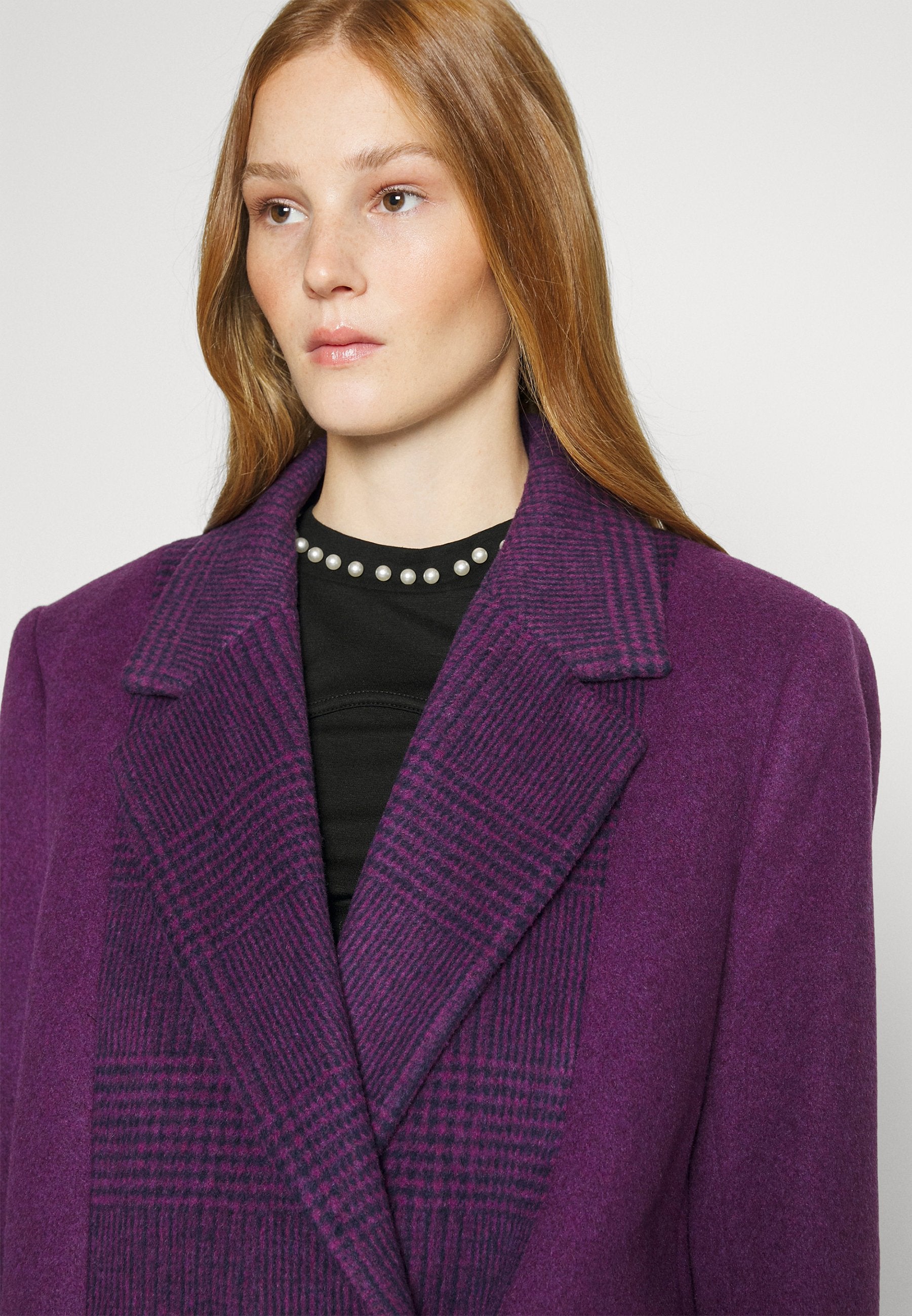 CONTRAST PANEL ZIP  Media 5