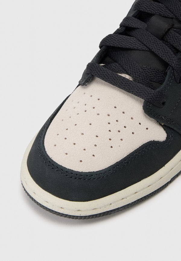 Jordan AIR JORDAN 1 MID UNISEX