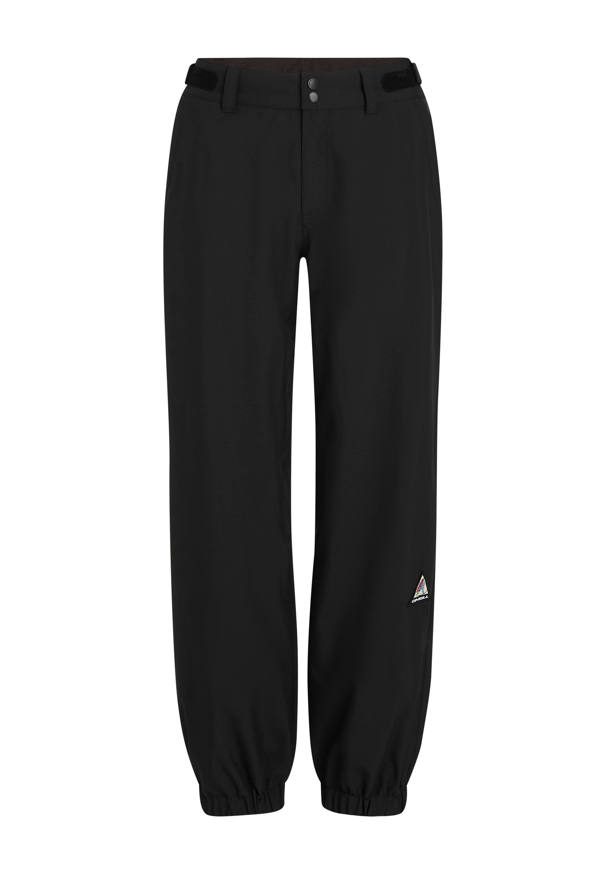Schwarze Hosen aus einem leichten Stoff, mit einem Knopfverschluss, Klettverschluss-Akzenten an der Taille und elastischen Bündchen an den Knöcheln.